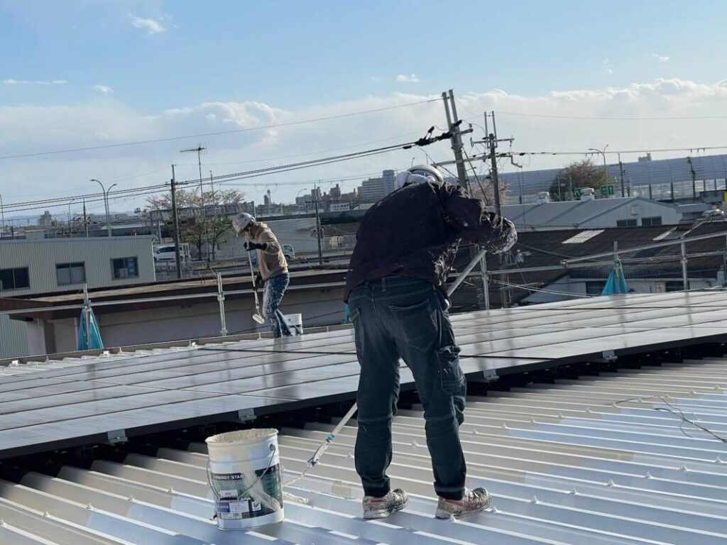 神戸市西区玉津町じゅうたん王国様屋根中塗り