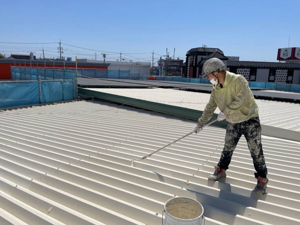 神戸市西区玉津町じゅうたん王国様屋根上塗り