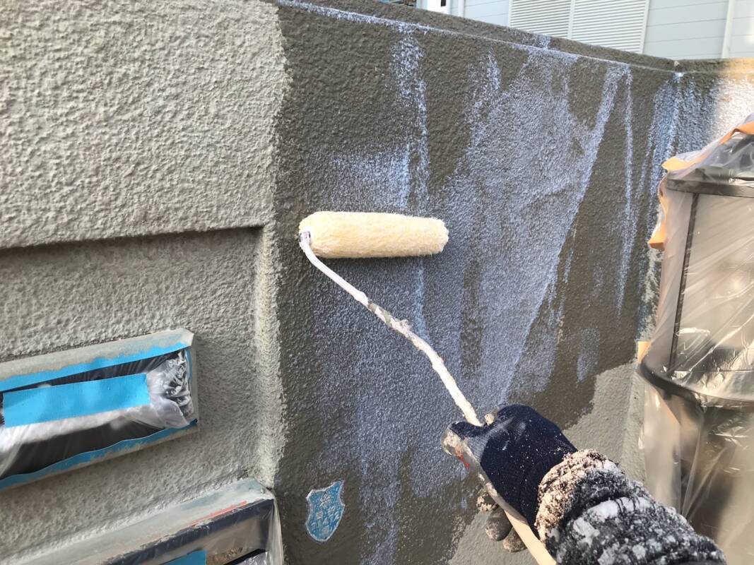 神戸市西区樫野台A様邸塀下塗り