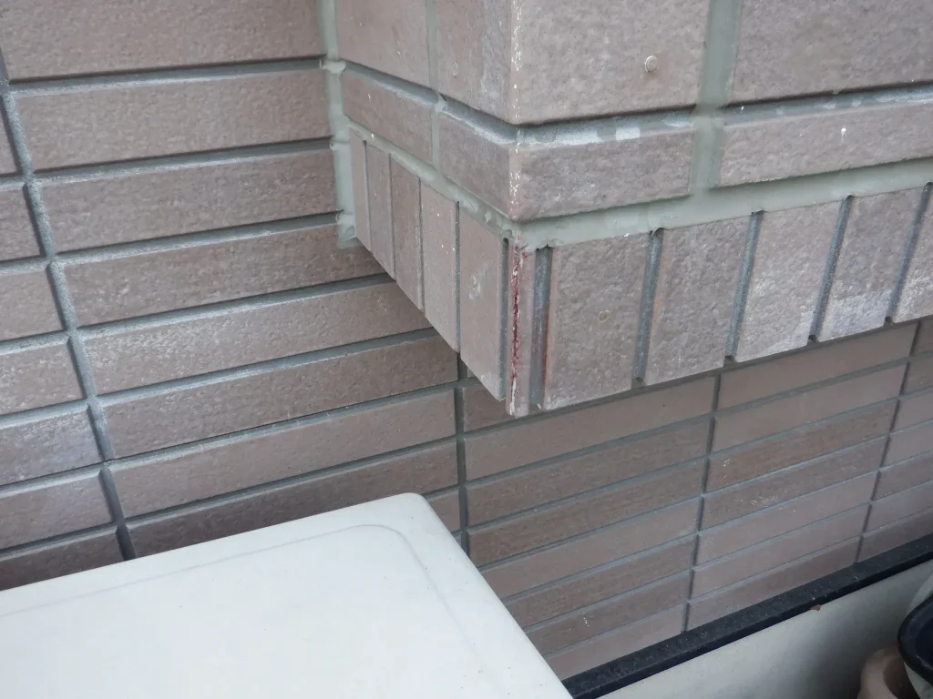 雨漏りマンション画像