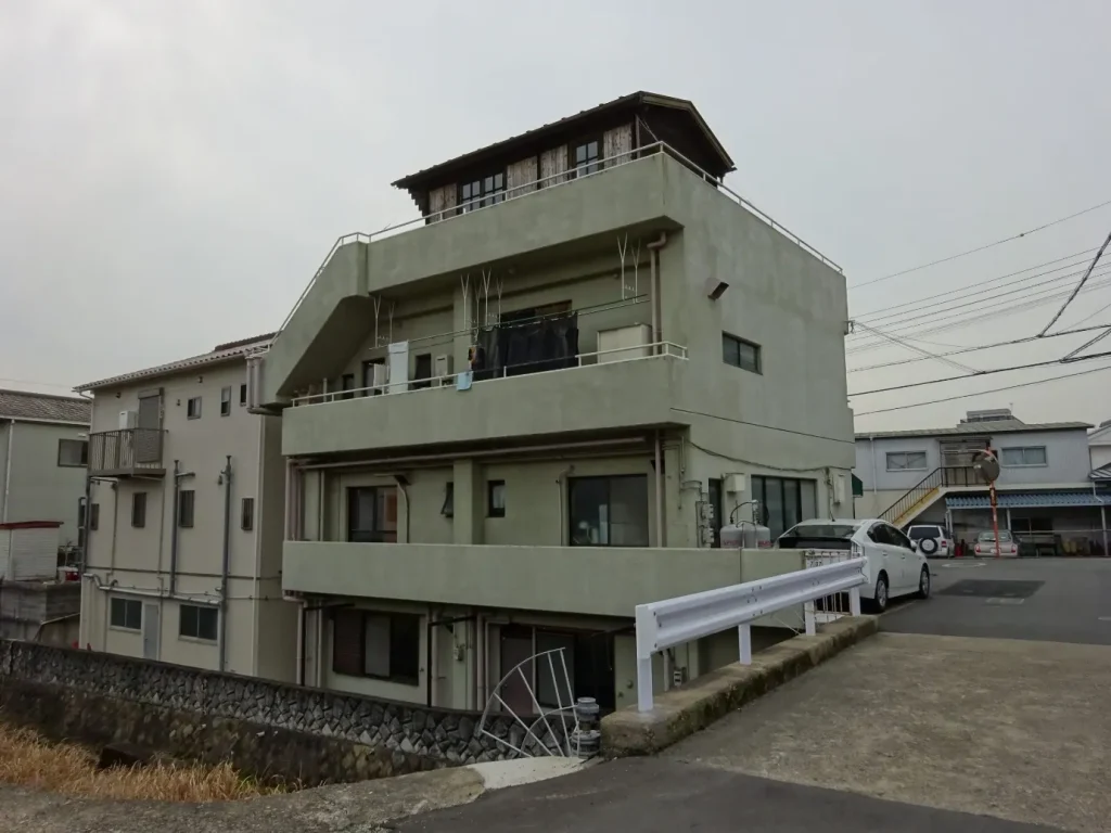 雨漏りマンション画像