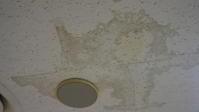 雨漏りマンション画像