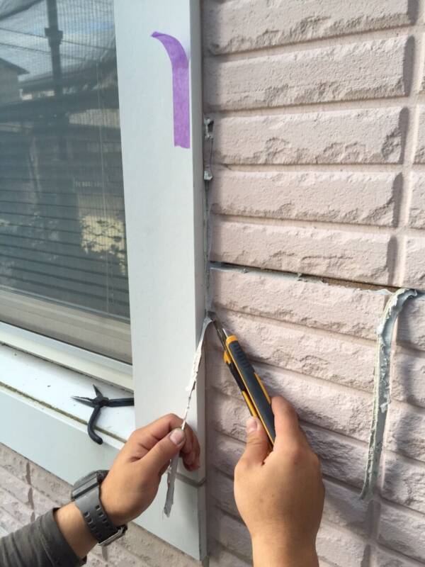 コーキング(シーリング)補修の様子