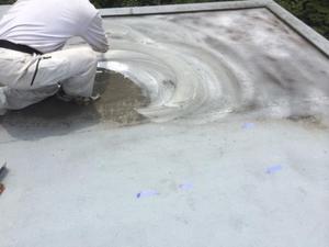 屋上防水プライマー塗布